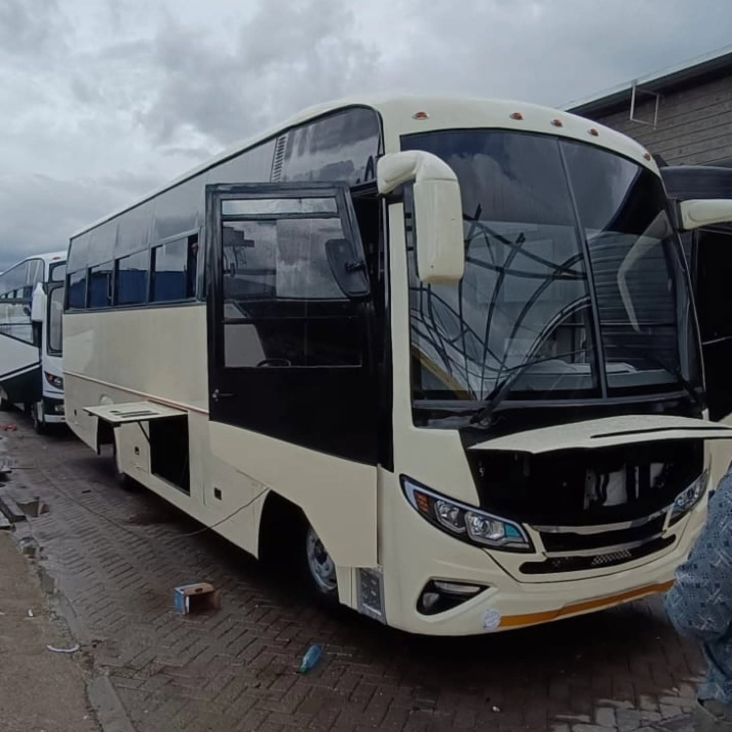 Large Coach